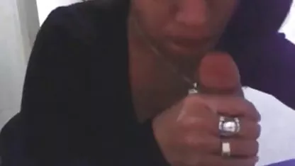 Geben Sie eine super titten porn massage, um eine Nackte Frau