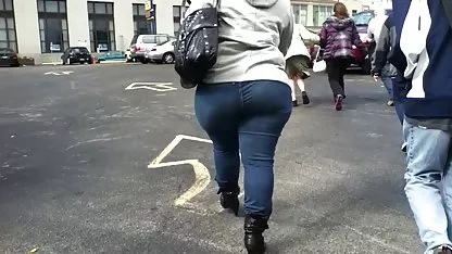 Skinny amateur öffnet Ihren Arsch schöne busen sex riesigen schwarzen dildo