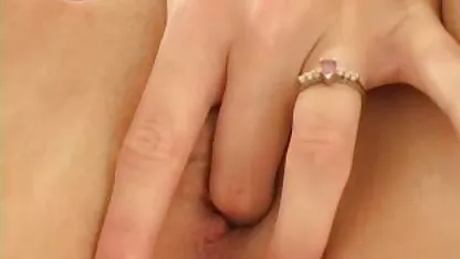 Geile GF Anal small titten Fisting