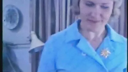 Sexy Brünette spielt, deutsche pornos dicke titten die Fleisch-Flöte