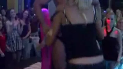 Vier vollbusige Lesben milf stretching free porn dicke titten Arsch und Muschi mit Spielzeug
