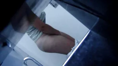 Kleines xxx geile titten Mädchen bekommt creampie tief