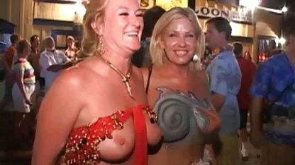 Red Milf Wird xxl busen porn Hart Gefickt Von Zwei Schwänze