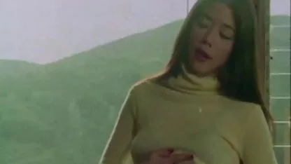 Lola lol in der Russischen film Aibolit, spielt eine Krankenschwester, die spezialisiert auf deutsche pornos dicke titten Schwänze.