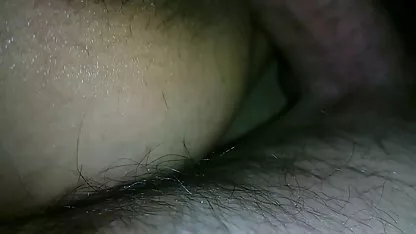 Nahaufnahme xxx hängetitten Rasiert Schlitze curly girl