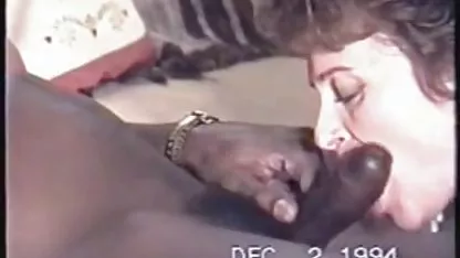 BDSM Rückblenden von dem Gastgeber und der Gastgeberin megatitten hd auf der couch mit einem vibrator